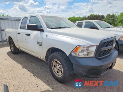 Czwarte zdjęcie samochodu z boku: 2019 RAM 1500 CLASSIC TRADESMAN VIN:1C6RR6FG2KS603714 - miniatura