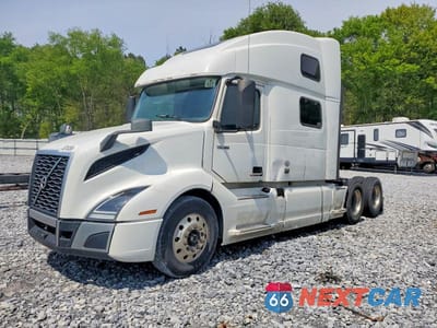 Drugie zdjęcie samochodu z przodu: 2020 VOLVO VNL SEMI TRUCK VIN:4V4NC9EH1LN226429 - miniatura