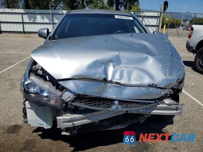 Piąte zdjęcie samochodu w środku: 2017 MITSUBISHI LANCER ES VIN:JA32U2FUXHU001288 - miniatura