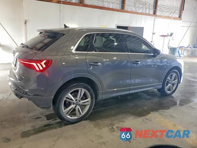 Trzecie zdjęcie samochodu z tyłu: 2020 AUDI Q3 VIN:WA1DECF30L1046328 - miniatura