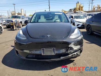 Piąte zdjęcie samochodu w środku: 2021 TESLA MODEL Y VIN:5YJYGDEE6MF144802 - miniatura