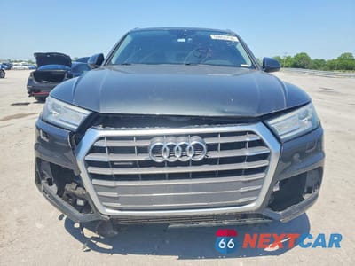 Piąte zdjęcie samochodu w środku: 2018 AUDI Q5 PREMIUM VIN:WA1ANAFY6J2022707 - miniatura