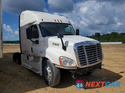 2014 FREIGHTLINER CASCADIA 125 SEMI TRUCK 1FUJGLDV1ELFV4303 - główne zdjęcie licytacji z USA - miniatura