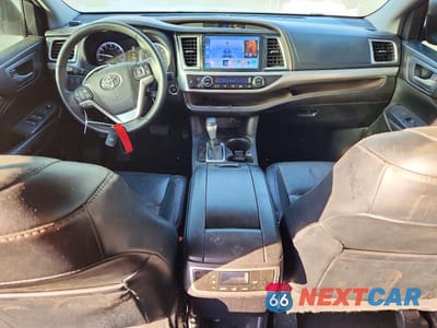 Zdjęcie 8 z 12 samochodu: 2016 TOYOTA HIGHLANDER XLE VIN:5TDKKRFH5GS164176 - miniatura