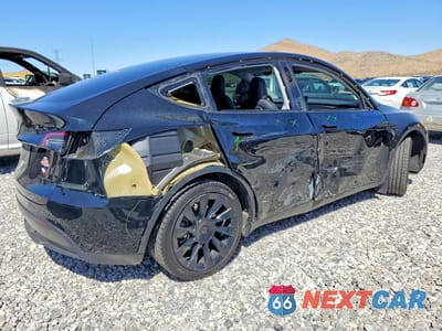 Trzecie zdjęcie samochodu z tyłu: 2022 TESLA MODEL Y VIN:7SAYGAEE7NF576527 - miniatura