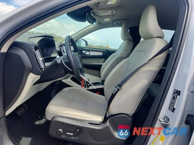 Zdjęcie 7 z 11 samochodu: 2020 VOLVO XC40 T5 MOMENTUM VIN:YV4162UK1L2282701 - miniatura