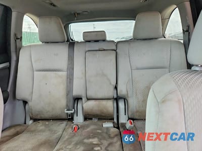 Zdjęcie 10 z 13 samochodu: 2018 TOYOTA HIGHLANDER LE VIN:5TDZARFH3JS034471 - miniatura