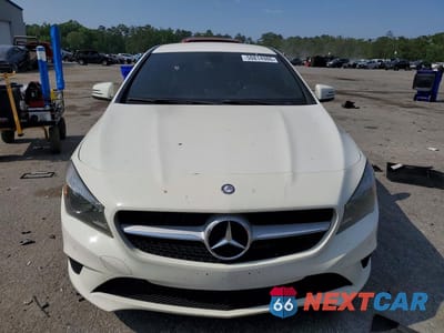Piąte zdjęcie samochodu w środku: 2014 MERCEDES-BENZ CLA 250 VIN:WDDSJ4EB7EN046237 - miniatura
