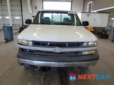 Piąte zdjęcie samochodu w środku: 2002 CHEVROLET SILVERADO C1500 VIN:1GCEC14VX2Z260526 - miniatura