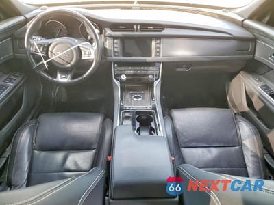 Zdjęcie 8 z 12 samochodu: 2018 JAGUAR XF S AWD V6 4D SEDAN VIN:SAJBM4FV8JCY66540 - miniatura