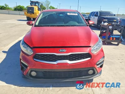Piąte zdjęcie samochodu w środku: 2021 KIA FORTE LXS VIN:3KPF24AD6ME387681 - miniatura