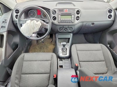 Zdjęcie 8 z 13 samochodu: 2009 VOLKSWAGEN TIGUAN S VIN:WVGAV75N89W004497 - miniatura