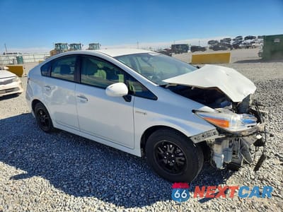 Czwarte zdjęcie samochodu z boku: 2015 TOYOTA PRIUS TWO VIN:JTDKN3DU8F1872342 - miniatura