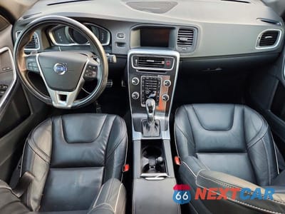 Zdjęcie 8 z 12 samochodu: 2016 VOLVO S60 R DESIGN VIN:YV126MFP9G2395064 - miniatura