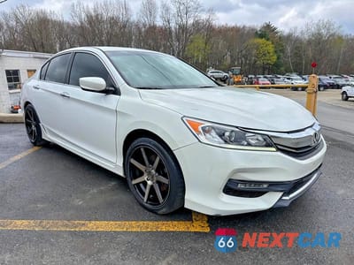 Czwarte zdjęcie samochodu z boku: 2017 HONDA ACCORD SPORT VIN:1HGCR2F56HA029432 - miniatura
