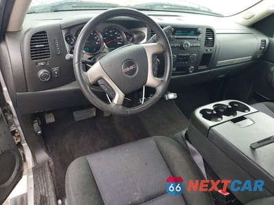 Zdjęcie 8 z 12 samochodu: 2010 GMC SIERRA K1500 SLE VIN:1GTSKVE34AZ209483 - miniatura