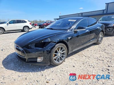 2013 TESLA MODEL S 5YJSA1DP9DFP06569 - główne zdjęcie licytacji z USA - miniatura