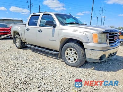 Czwarte zdjęcie samochodu z boku: 2007 GMC NEW SIERRA K1500 VIN:2GTEK13M371533852 - miniatura