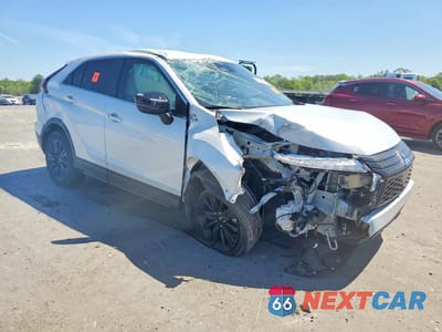Czwarte zdjęcie samochodu z boku: 2024 MITSUBISHI ECLIPSE CROSS LE VIN:JA4ATVAA0RZ001703 - miniatura