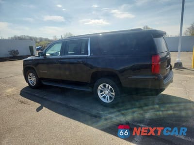 Drugie zdjęcie samochodu z przodu: 2017 CHEVROLET SUBURBAN K1500 LT VIN:1GNSKHKC6HR198512 - miniatura