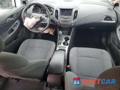 Zdjęcie 8 z 13 samochodu: 2019 CHEVROLET CRUZE LT VIN:3G1BE6SM8KS602677 - miniatura