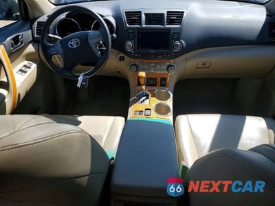 Zdjęcie 8 z 13 samochodu: 2008 TOYOTA HIGHLANDER HYBRID LIMITED VIN:JTEEW44A782005741 - miniatura