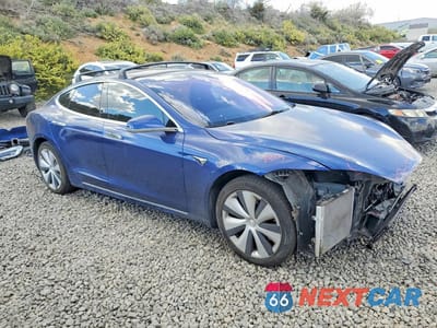Czwarte zdjęcie samochodu z boku: 2020 TESLA MODEL S VIN:5YJSA1E24LF381945 - miniatura