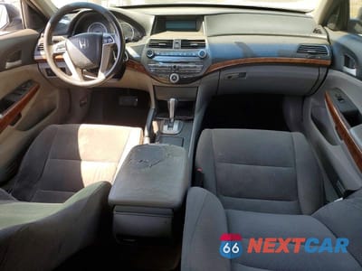 Zdjęcie 8 z 12 samochodu: 2011 HONDA ACCORD EX VIN:1HGCP2F72BA117764 - miniatura