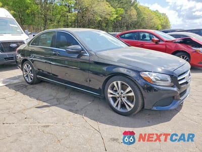 Czwarte zdjęcie samochodu z boku: 2018 MERCEDES-BENZ C 300 VIN:WDDWF4JB8JR333467 - miniatura