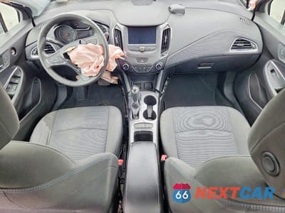 Zdjęcie 8 z 12 samochodu: 2019 CHEVROLET CRUZE VIN:1G1BE5SM0K7100383 - miniatura