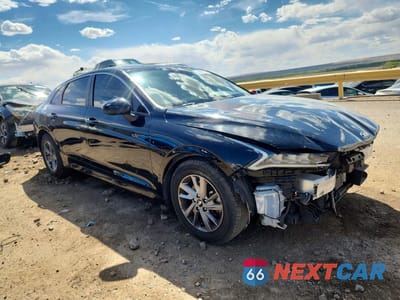 Czwarte zdjęcie samochodu z boku: 2021 KIA K5 LX VIN:5XXG24J24MG016397 - miniatura