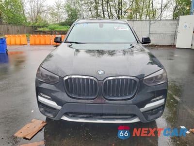 Piąte zdjęcie samochodu w środku: 2018 BMW X3 XDRIVE30I VIN:5UXTR9C53JLC74776 - miniatura