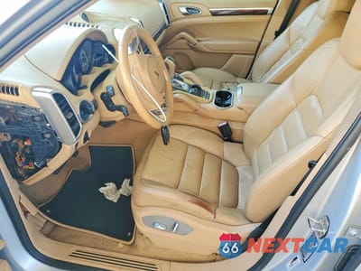 Zdjęcie 7 z 12 samochodu: 2013 PORSCHE CAYENNE VIN:WP1AA2A29DLA03785 - miniatura