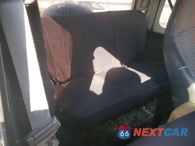 Zdjęcie 10 z 11 samochodu: 1999 JEEP WRANGLER / TJ SPORT VIN:1J4FY19S1XP424277 - miniatura