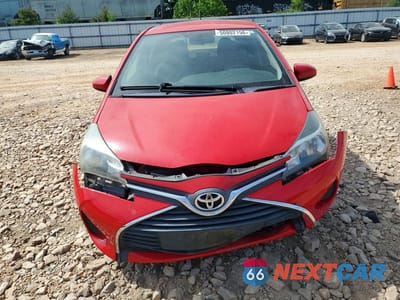 Piąte zdjęcie samochodu w środku: 2015 TOYOTA YARIS 5-DOOR LE VIN:VNKKTUD37FA038234 - miniatura