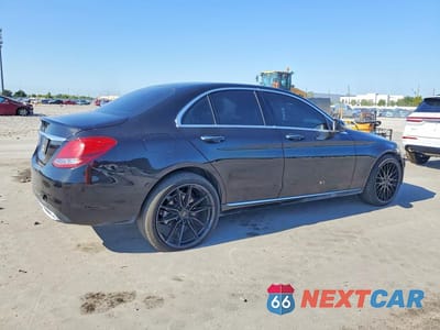 Trzecie zdjęcie samochodu z tyłu: 2016 MERCEDES-BENZ C 300 4MATIC VIN:55SWF4KB9GU165957 - miniatura