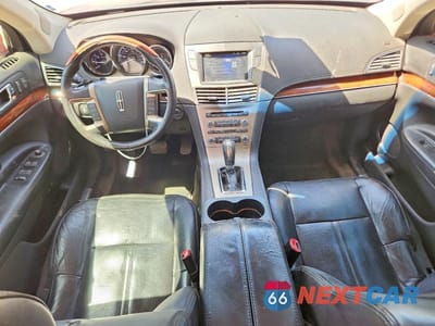 Zdjęcie 8 z 13 samochodu: 2011 LINCOLN MKT VIN:2LMHJ5FR3BBJ54142 - miniatura