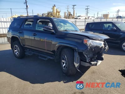 Czwarte zdjęcie samochodu z boku: 2023 TOYOTA 4RUNNER TRD OFF-ROAD PREMIUM VIN:JTERU5JRXP6146737 - miniatura
