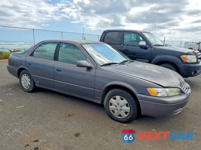 Czwarte zdjęcie samochodu z boku: 1999 TOYOTA CAMRY LE VIN:4T1BG22KXXU548214 - miniatura