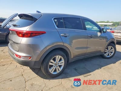 Trzecie zdjęcie samochodu z tyłu: 2017 KIA SPORTAGE LX VIN:KNDPMCAC1H7274324 - miniatura