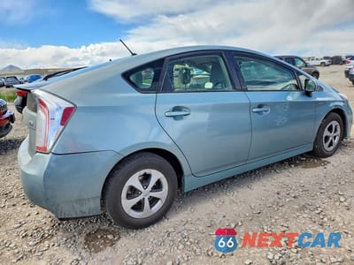 Trzecie zdjęcie samochodu z tyłu: 2014 TOYOTA PRIUS TWO VIN:JTDKN3DU8E1767492 - miniatura