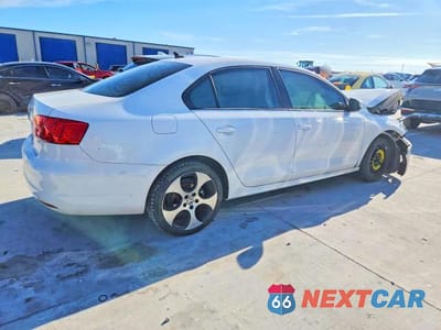 Trzecie zdjęcie samochodu z tyłu: 2014 VOLKSWAGEN JETTA SE VIN:3VWD07AJ4EM379779 - miniatura