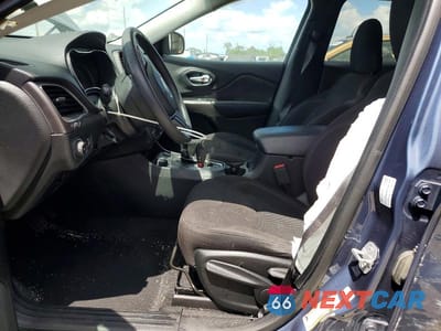 Zdjęcie 7 z 13 samochodu: 2019 JEEP CHEROKEE LATITUDE VIN:1C4PJMCB1KD477581 - miniatura