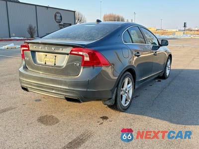 Czwarte zdjęcie samochodu z boku: 2015 VOLVO S60 PREMIER VIN:YV140MFB3F1308889 - miniatura