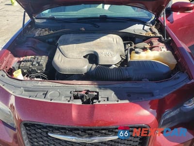 Zdjęcie 11 z 12 samochodu: 2018 CHRYSLER 300 S VIN:2C3CCAGG7JH181631 - miniatura