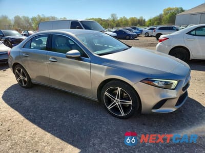 Czwarte zdjęcie samochodu z boku: 2019 MERCEDES-BENZ A 220 VIN:WDD3G4EB1KW001884 - miniatura