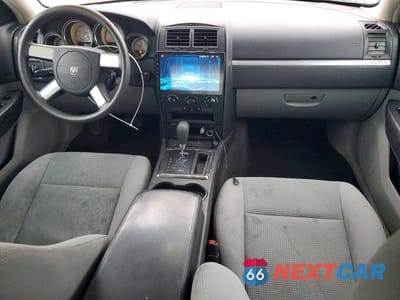 Zdjęcie 8 z 13 samochodu: 2008 DODGE CHARGER VIN:2B3KA43R88H183325 - miniatura