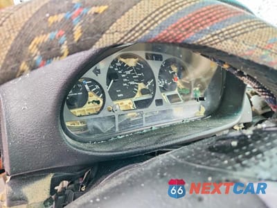 Zdjęcie 9 z 12 samochodu: 2004 BMW 325 I VIN:WBAET37404NJ42524 - miniatura
