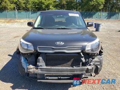 Piąte zdjęcie samochodu w środku: 2018 KIA SOUL BASE VIN:KNDJN2A22J7581916 - miniatura