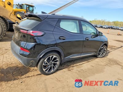 Trzecie zdjęcie samochodu z tyłu: 2022 CHEVROLET BOLT EUV PREMIER VIN:1G1FZ6S09N4124812 - miniatura